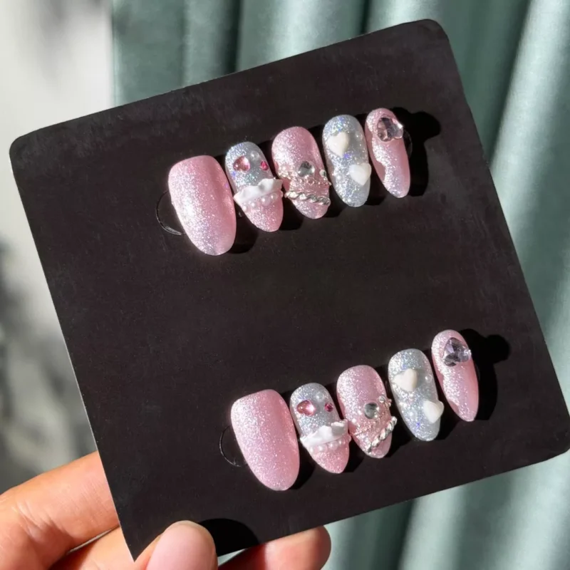 Full set of Glitter Cute Nails shown in hand-hold display case