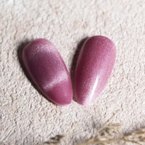 Crystal Cat Eye Gel in soft rose pink with fine shimmer and magnetic effect