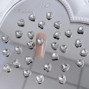 Medium-size heart-shaped nail charm in clear crystal and silver