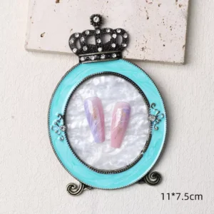 Vintage turquoise crown-shaped nail palette with display tips